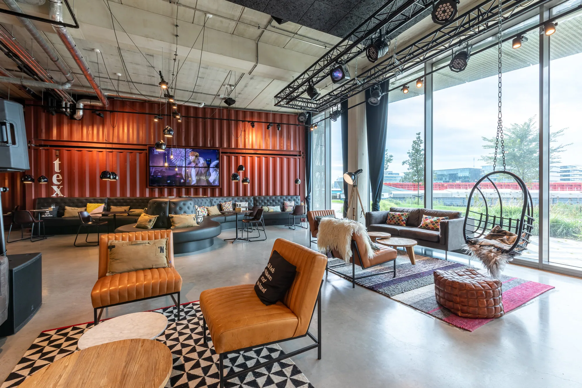 Moxy Houthavens Brique Architecten
