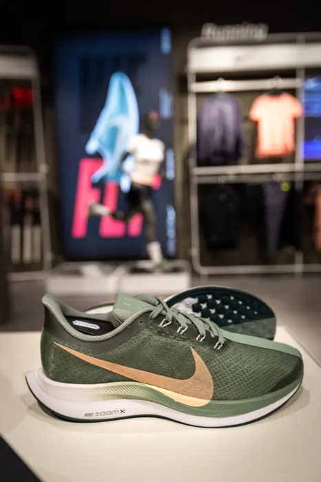Nike Zoom — retailfotografie door Isabel Nabuurs
