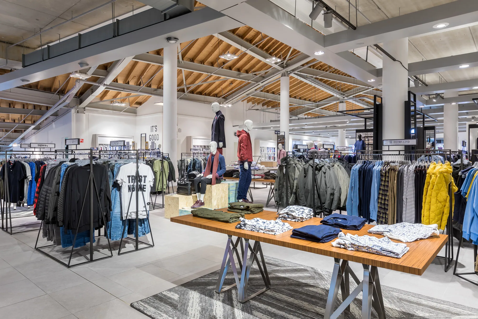 Hudson's BaHudson's Bay iov Phenstery