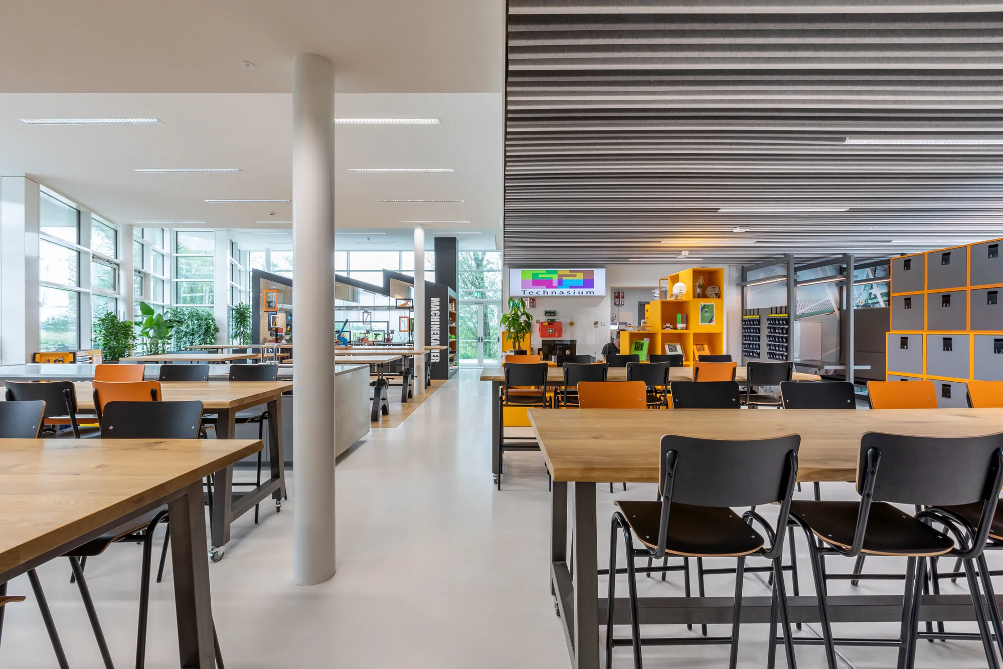 Technasium Zaandam - Enderberg Interieurbouw en Timmerfabriek