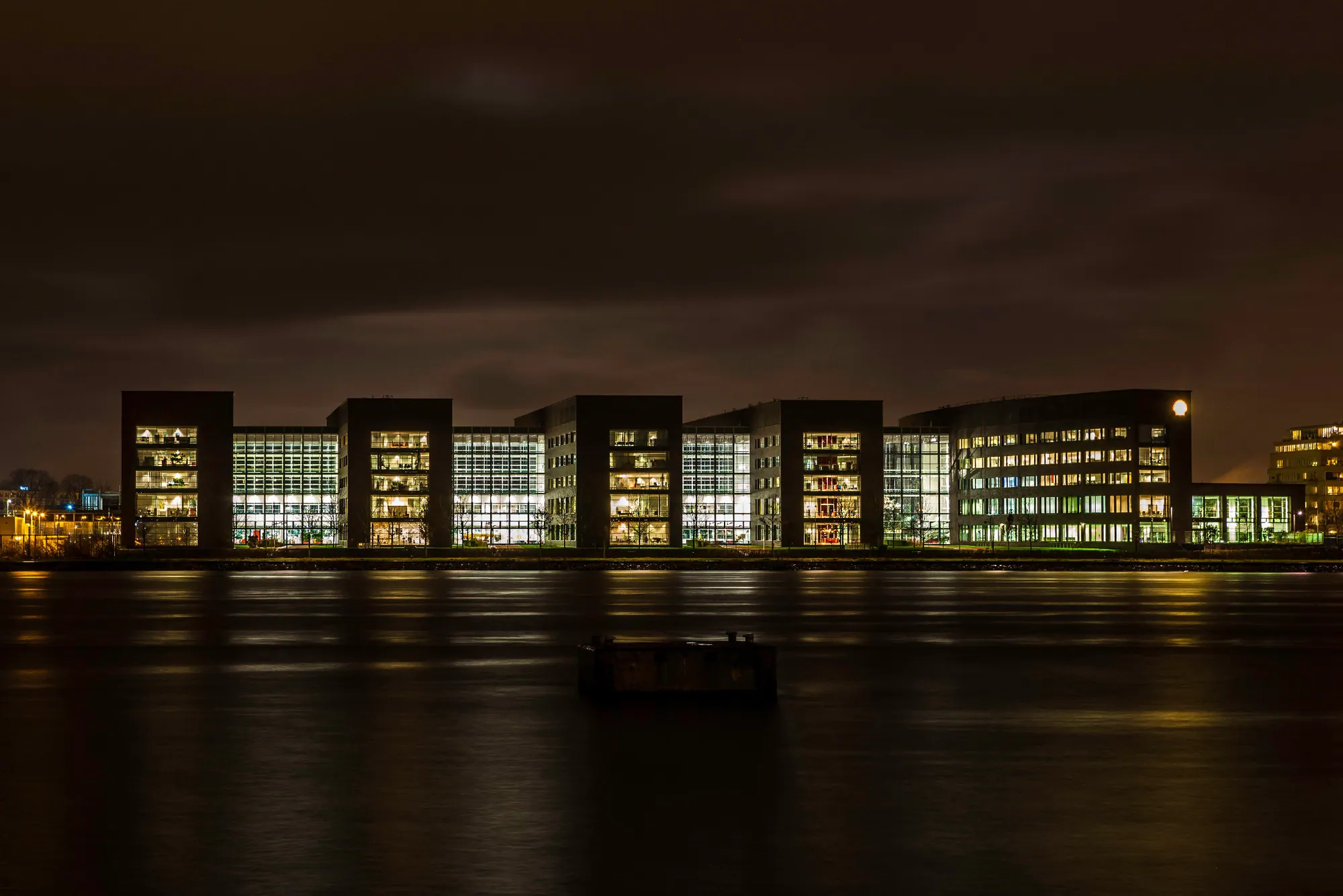 Shell gebouw IJ-oever