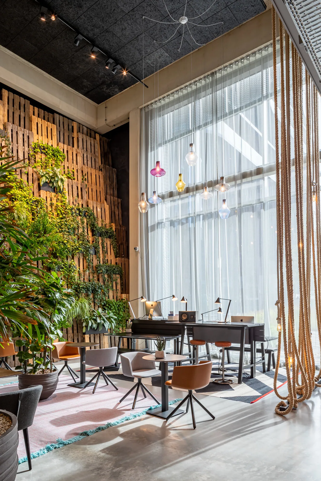 Moxy Houthavens Brique Architecten