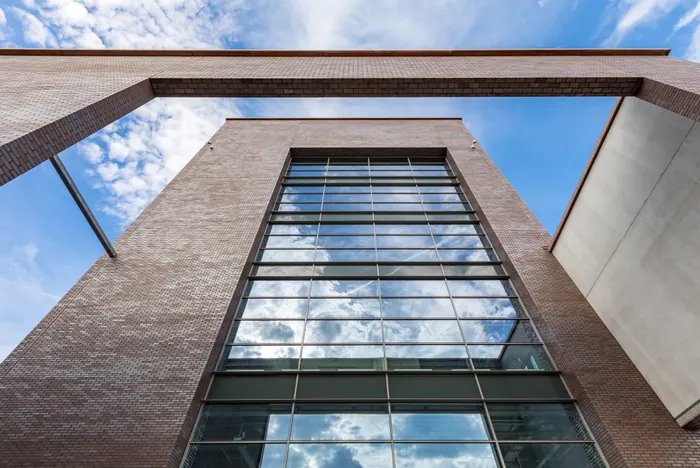 Hurks Shell — architectuurfotografie door Isabel Nabuurs