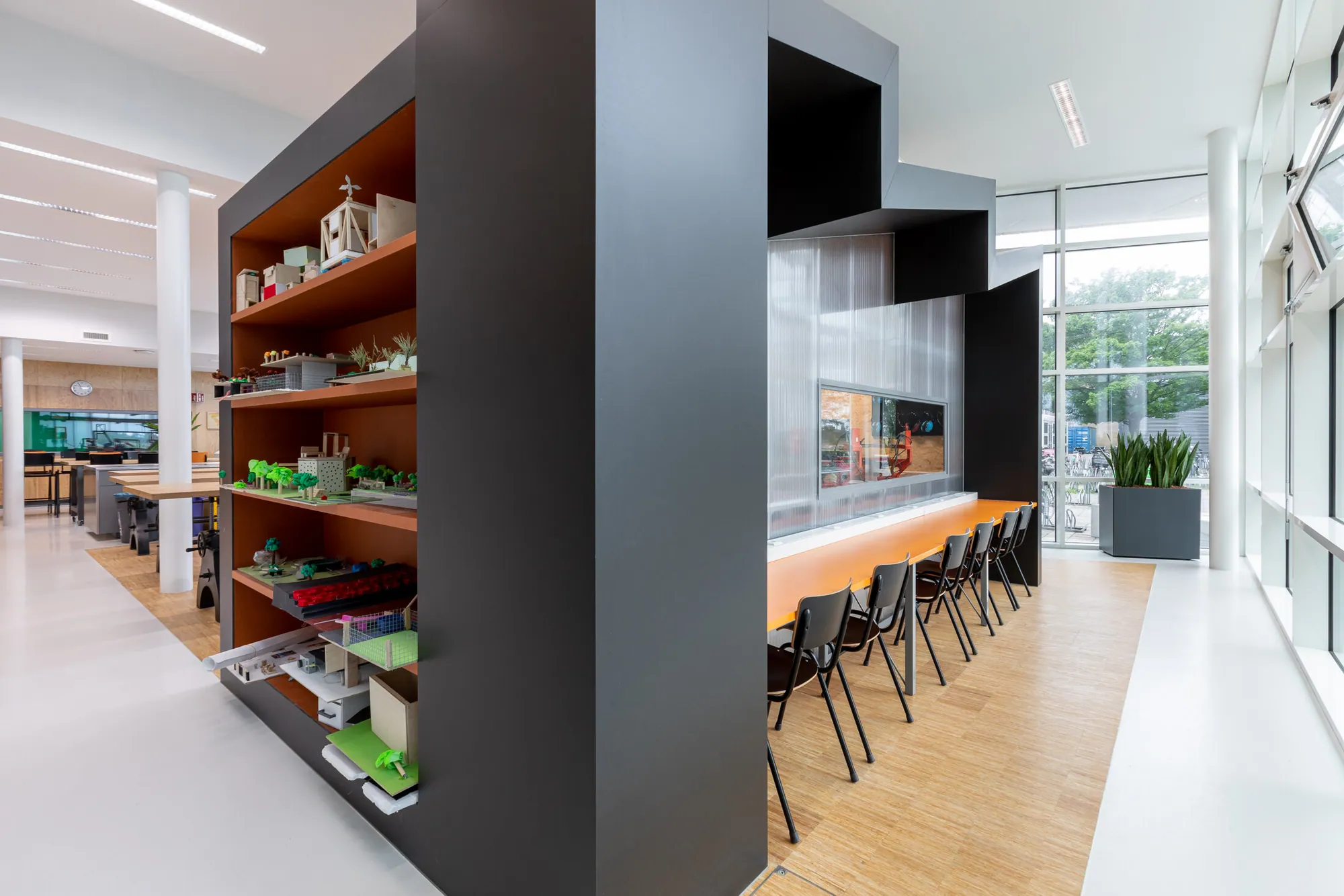 Technasium Zaandam - Enderberg Interieurbouw en Timmerfabriek