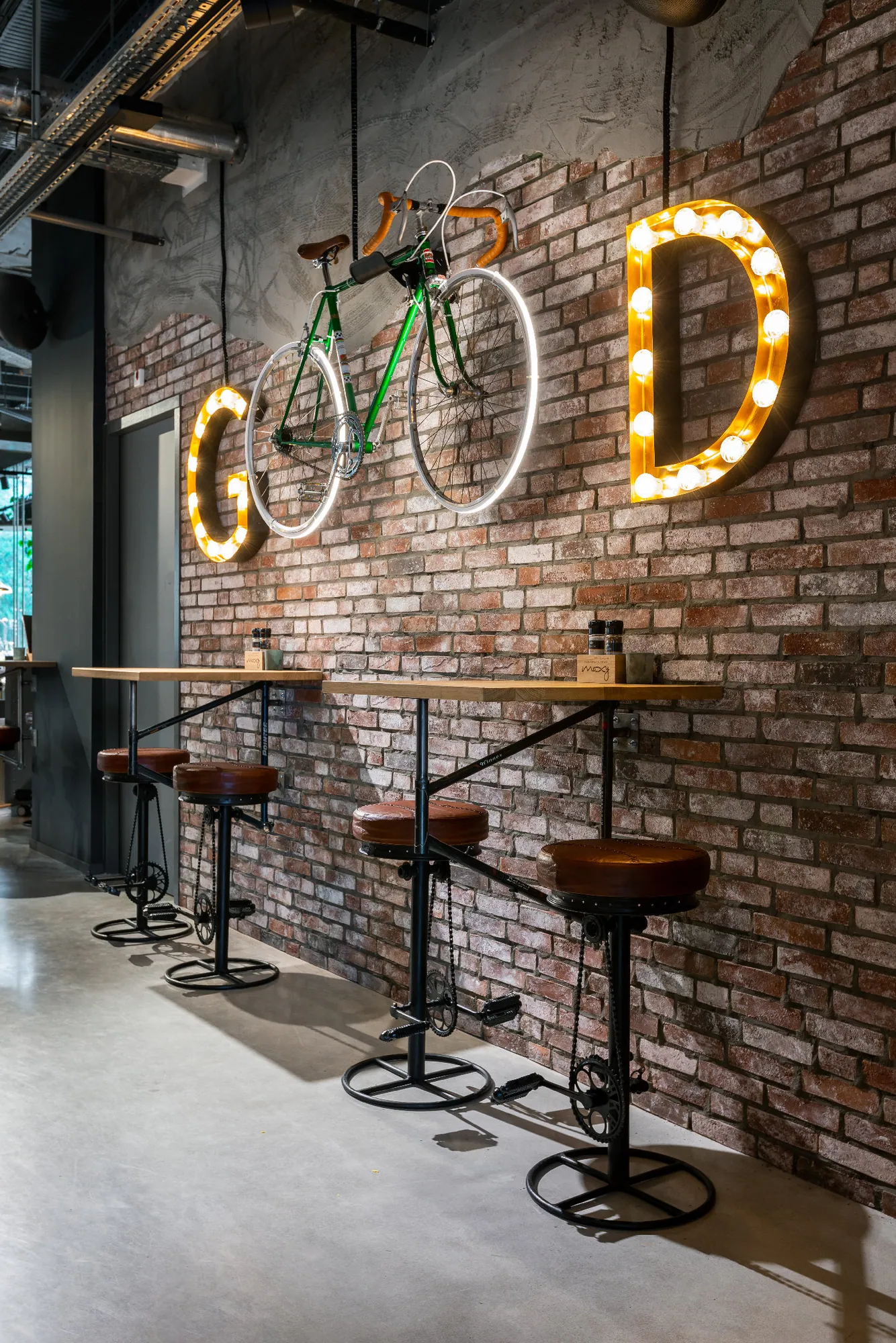 Moxy Hotel Hoofddorp - Brique Architecten